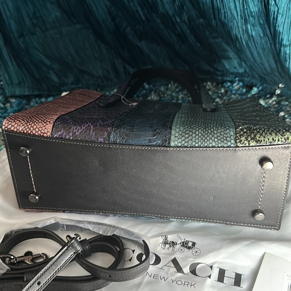 New Coach leather handbag - Picture 3 of 4